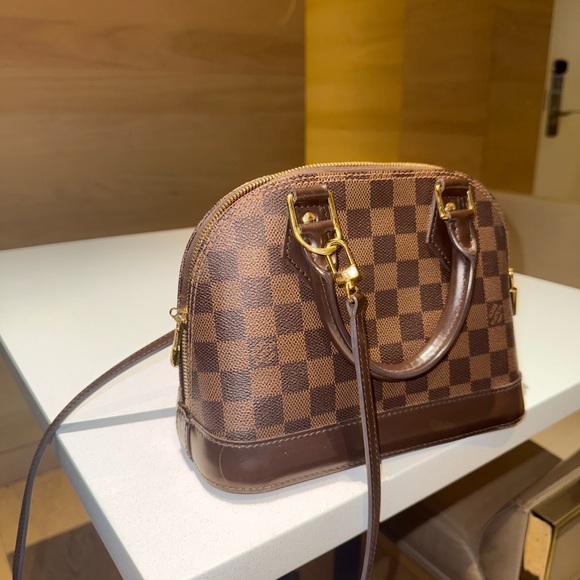 Authentic Louis Vuitton Alma BB - Picture 15 of 16